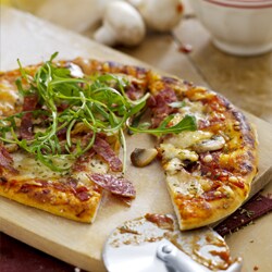 Pizza With Salami And Mushrooms | Philips